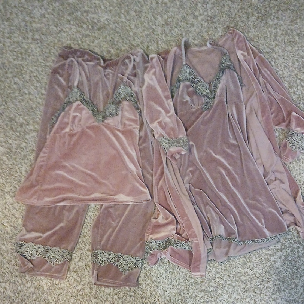 4 piece velvet pajama set. Pants, cami, cami gown, robe (no sash)